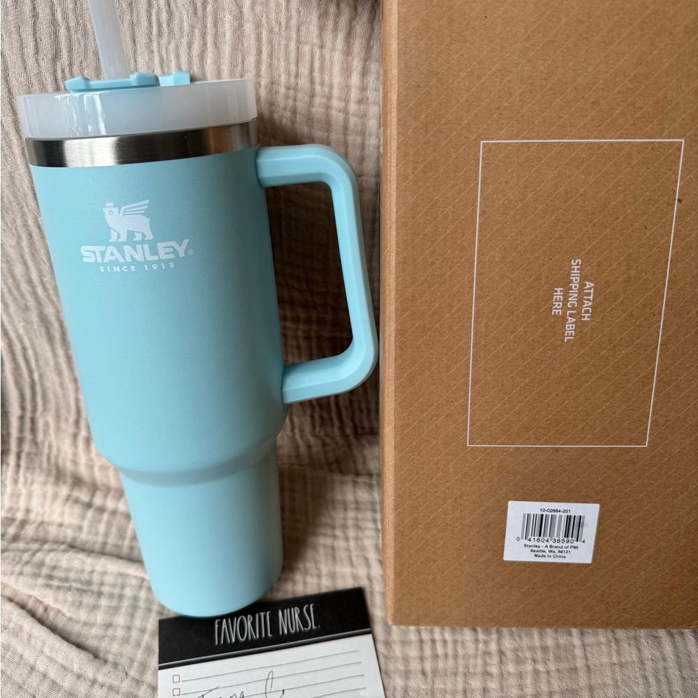 Stanley OG 40 oz aqua quencher tumbler NIB